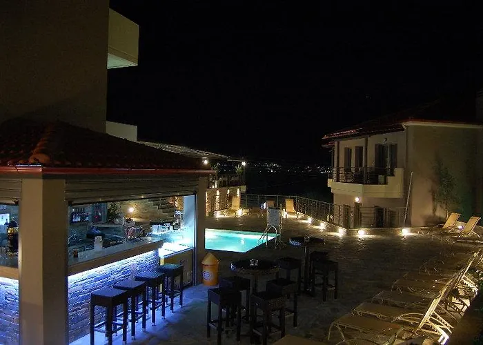 Ntinas Filoxenia & Aparthotel 4*