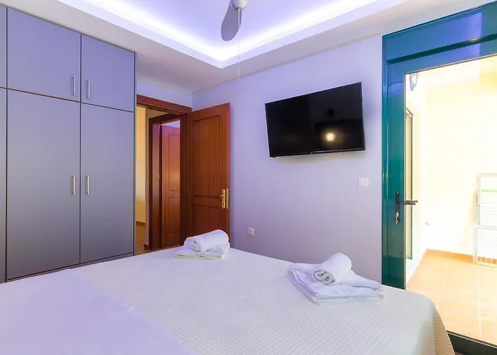 Ntinas Filoxenia & Aparthotel 4*